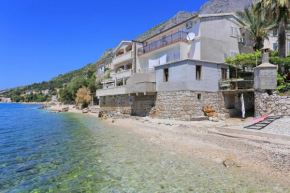 Apartments by the sea Brist, Makarska - 15465